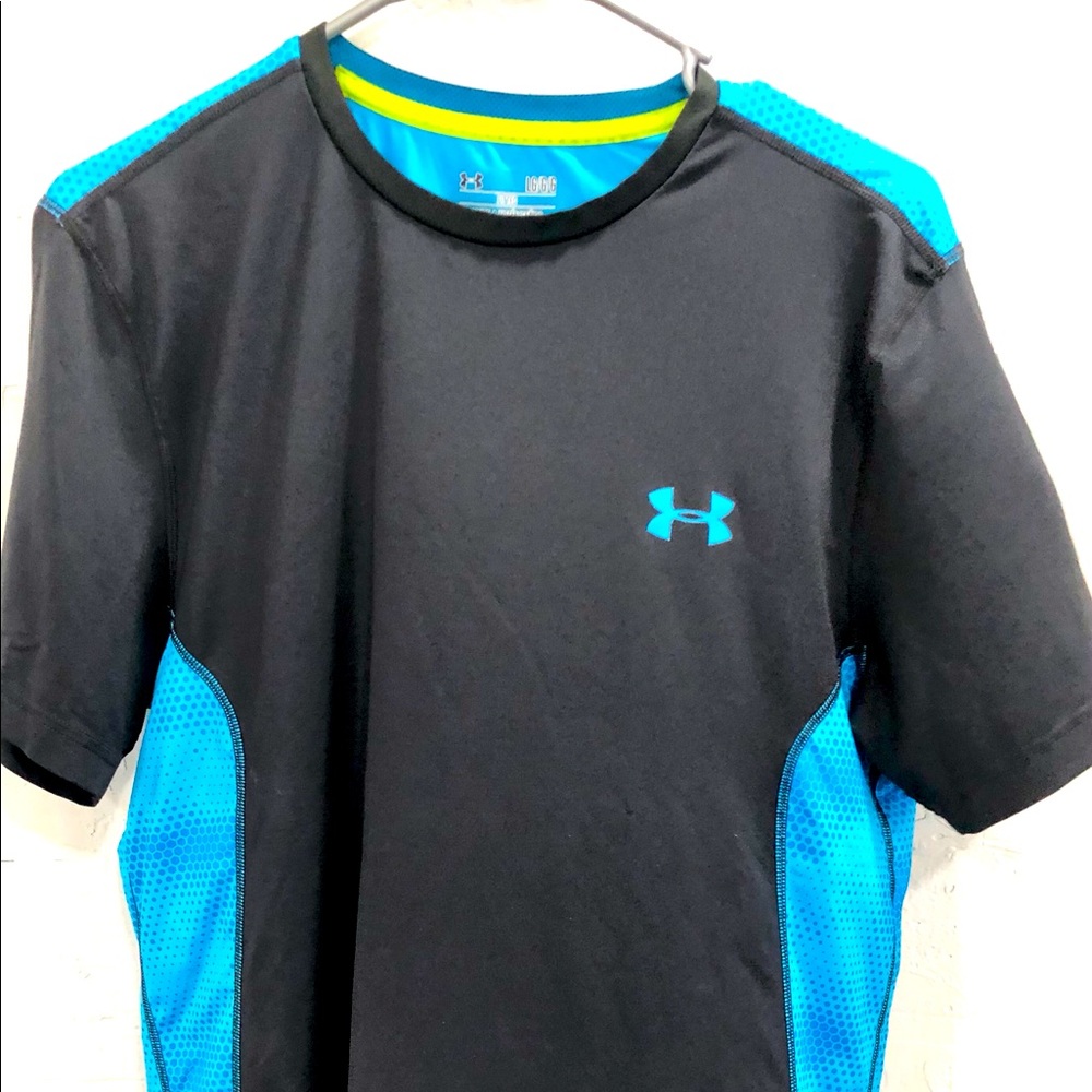 Under Armor Heat Gear fitted t-shirt.